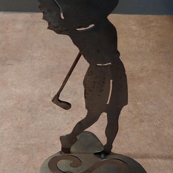 Scrap metal welded art figurine of a lady golfer. - Picture 3 of 6